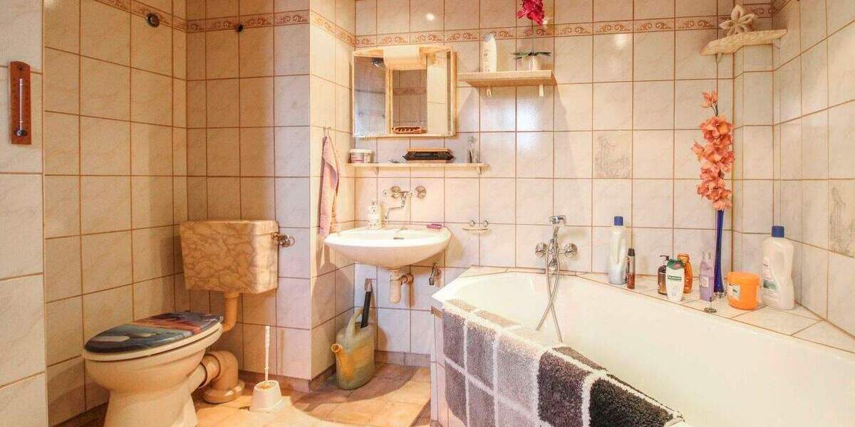 Ab Frühsommer bezugsfreies Reihenmittelhaus mit Garten und 2 Stellplätzen in Borna Heinersdorf 5 zimmer