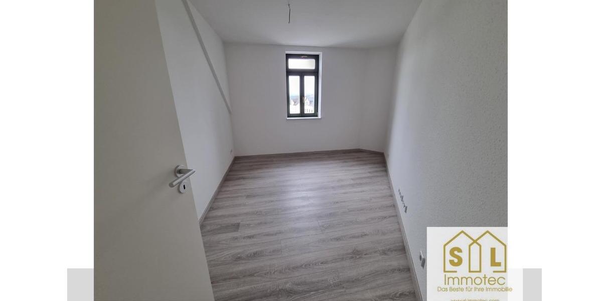 Dachgeschoßwohnung Chemnitz Ebersdorf - 4 Zimmer, 95 m&sup2;, 730&euro; | Angebot:26263470