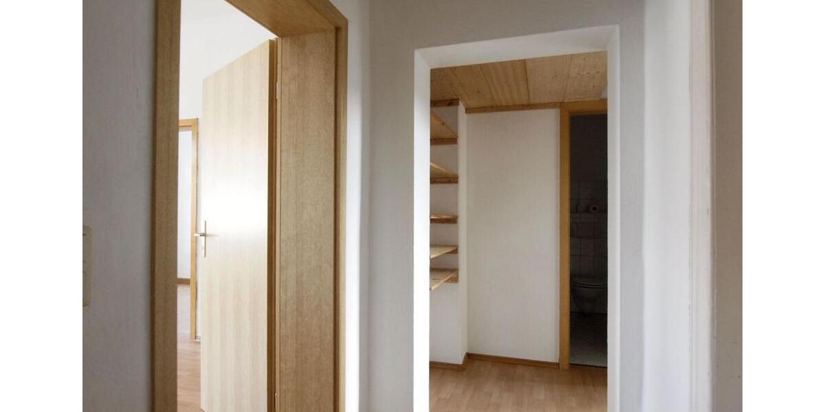 Etagenwohnung Frankenberg (Sachsen) - 2 Zimmer, 51 m&sup2;, 320&euro; | Angebot:26277908