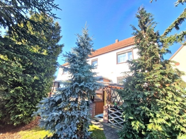 Wohnhaus mit schönem Grundstück in ruhiger Lage! 5 zimmer