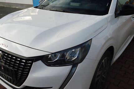 Peugeot 208 20.000 km 17.299 € Nobitz 04603