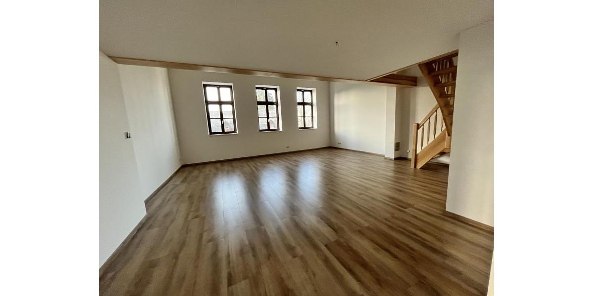 Etagenwohnung Frankenberg (Sachsen) - 5 Zimmer, 196 m&sup2;, 1.400&euro; | Angebot:26646285
