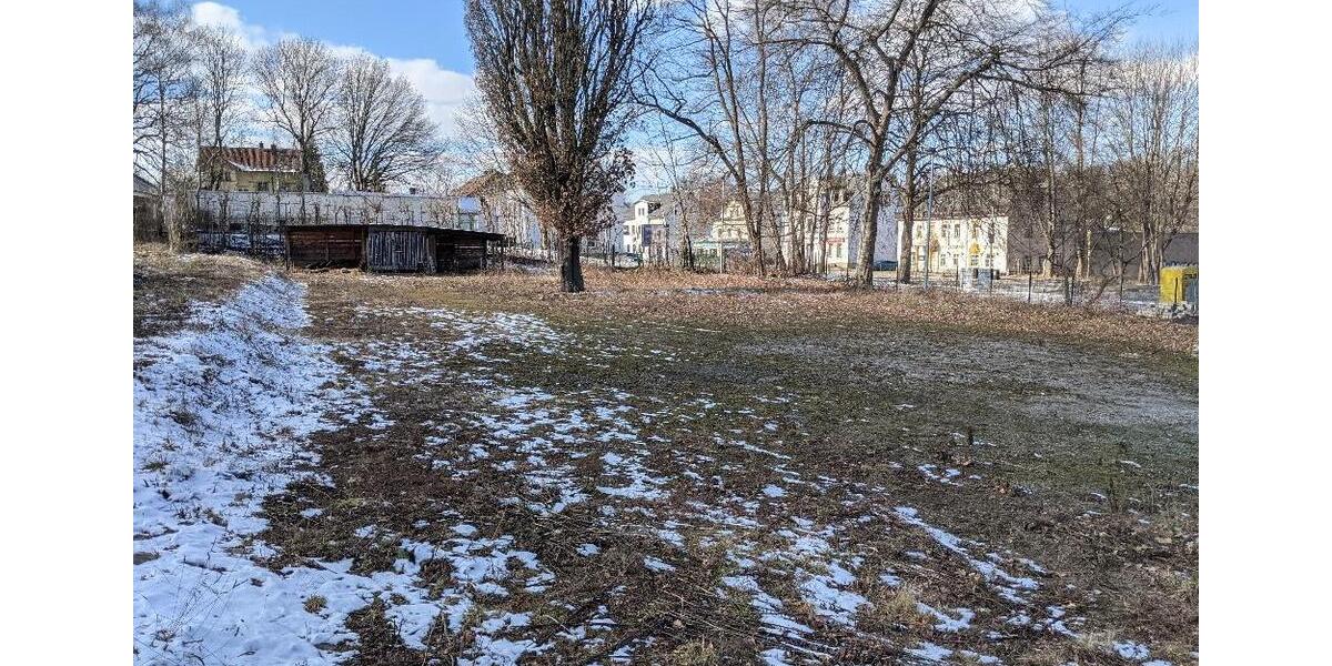 Umzäunte, unbebaute Freifläche in Chemnitz-Siegmar – ideal als Stell- oder Lagerplatz zimmer