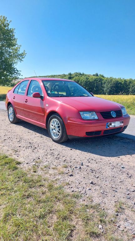 VW Bora 155.000 km 3.499 € Grünhainichen 09579