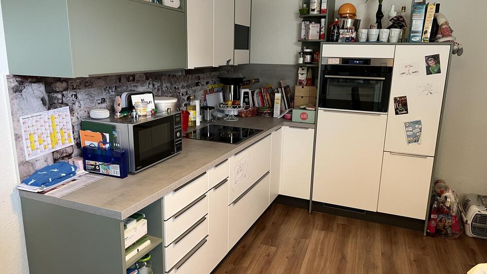 3-Raum Wohnung mit Balkon und neuer Einbauküche -WG geeignet 3 zimmer