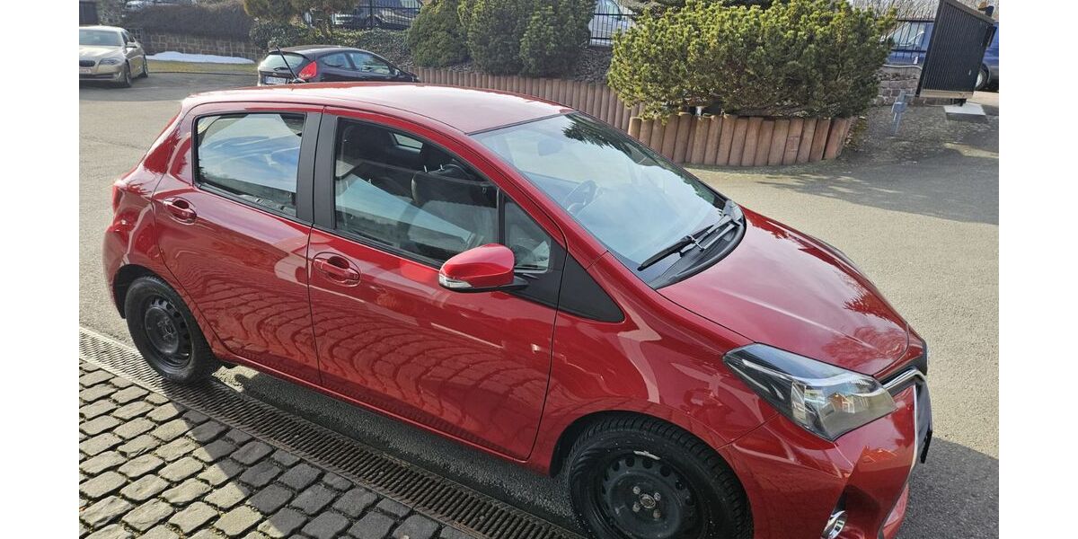 Toyota Yaris 7.200 km 12.900 &euro; Frankenberg 09669
