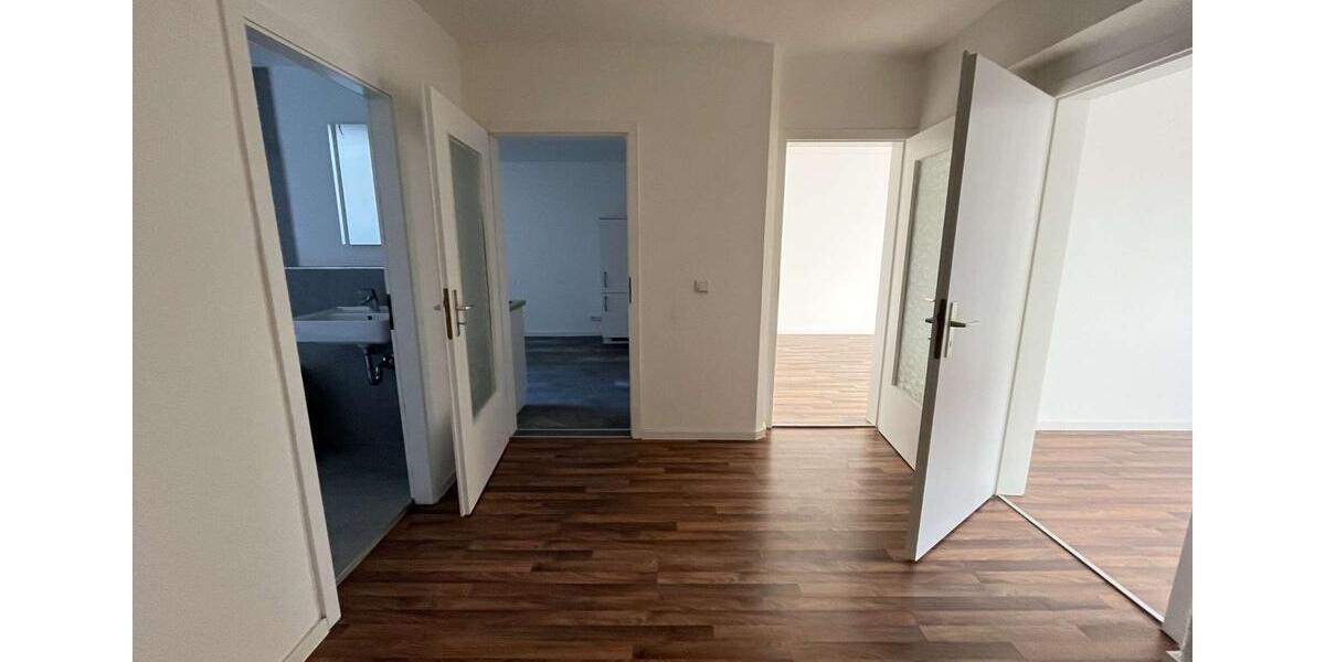 Etagenwohnung Chemnitz Ebersdorf - 2 Zimmer, 63 m&sup2;, 400&euro; | Angebot:25254320