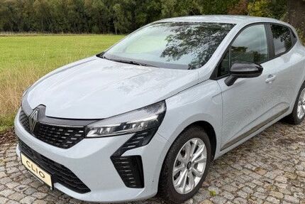 Renault Clio 14.182 km 17.998 € Gersdorf 09355