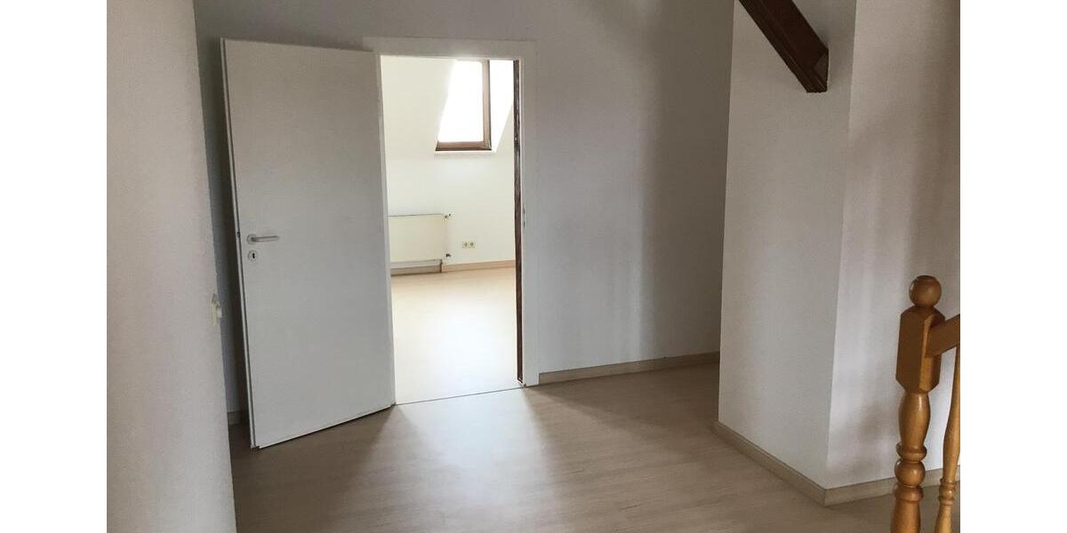 Maisonettenwohnung Chemnitz Kapellenberg - 3 Zimmer, 83 m&sup2;, 120.000&euro; | Angebot:26623954