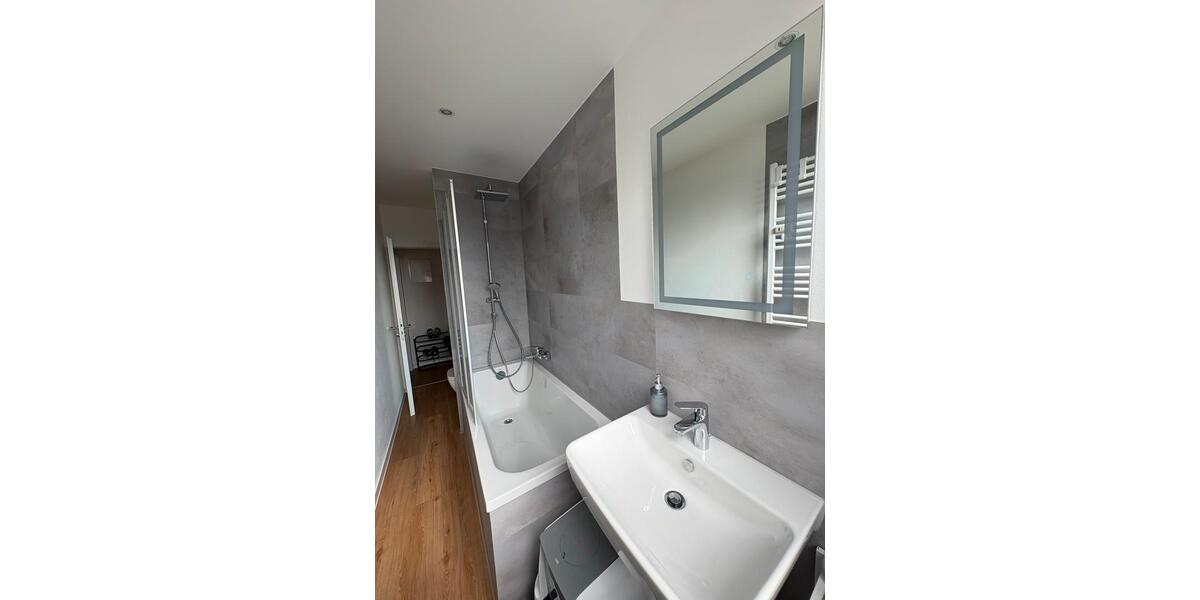 Etagenwohnung Chemnitz Kapellenberg - 1 Zimmer, 42 m&sup2;, 430&euro; | Angebot:26254472