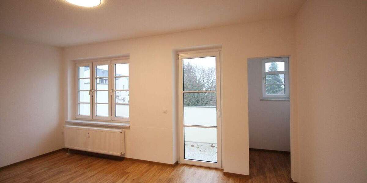 Zimmer Chemnitz Bernsdorf - 1 Zimmer, 24 m&sup2;, 153&euro; | Angebot:26273980