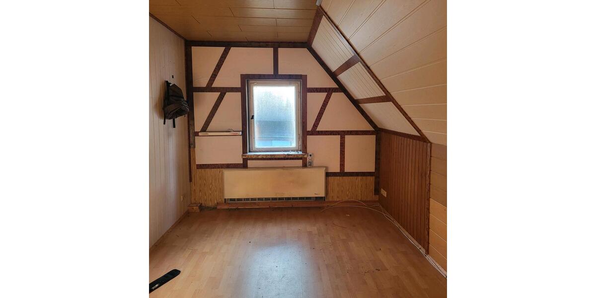 Einfamilienhaus Oederan - 8 Zimmer, 105 m&sup2;, 30.000&euro; | Angebot:26316249