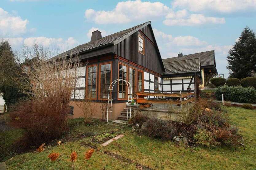 Haus zum Kaufen in Chemnitz 345.000 € 125.25 m²