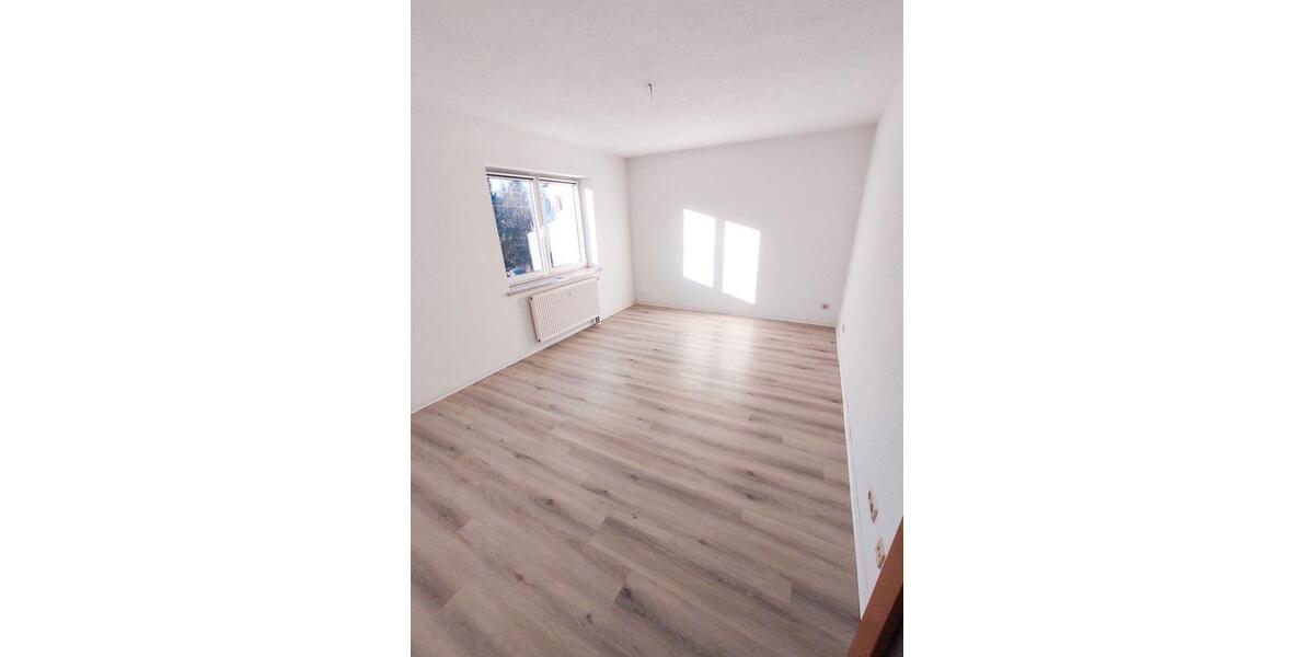 Etagenwohnung Hohenstein-Ernstthal Ernstthal - 2 Zimmer, 52 m&sup2;, 280&euro; | Angebot:25454594