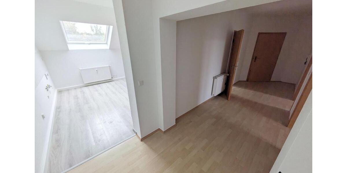 Dachgeschoßwohnung Chemnitz Kapellenberg - 2 Zimmer, 60 m&sup2;, 300&euro; | Angebot:26321567