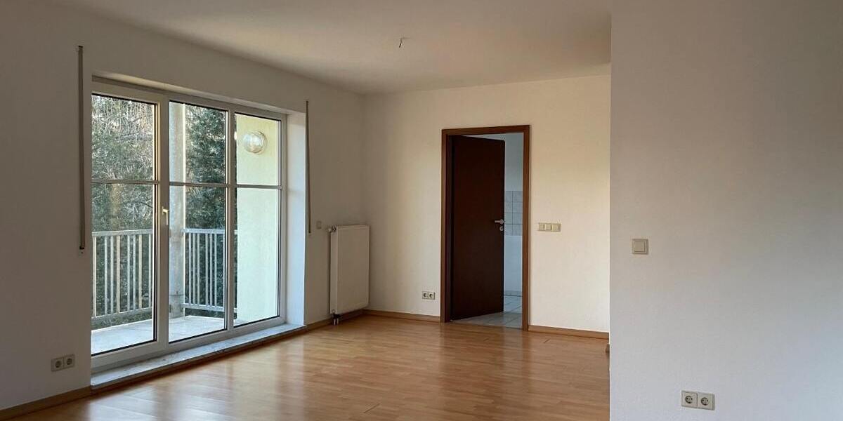 Zur Anlage mit Potential für mehr - Küche und Bad mit Fenster, Balkon sowie Stellplatz! - Etagenwohnung Chemnitz Hilbersdorf | Angebot:26781610