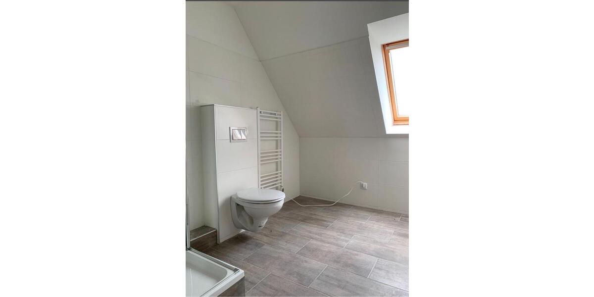 Dachgeschoßwohnung Hohenstein-Ernstthal Ernstthal - 4 Zimmer, 83 m&sup2;, 39.000&euro; | Angebot:26286121