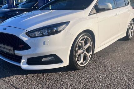 Ford Focus 70.857 km 16.480 € Glauchau 08371