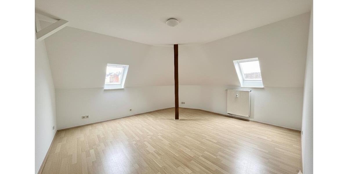Dachgeschoßwohnung Chemnitz Ebersdorf - 3 Zimmer, 77 m&sup2;, 380&euro; | Angebot:23228002