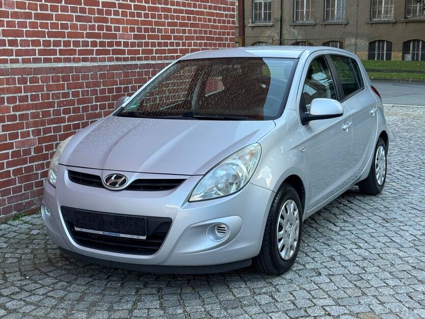 Hyundai i20 74.000 km 2.799 € Chemnitz 09120