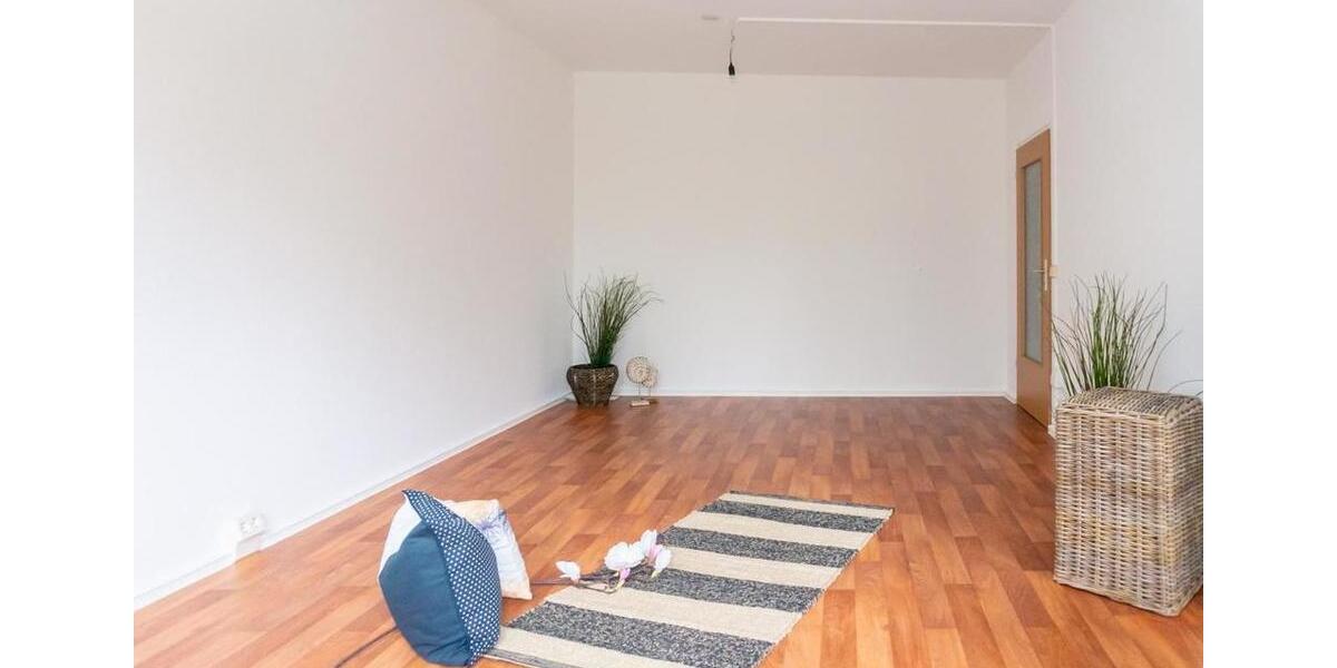 Deine 1. Wohnung mit Balkon zum kleinen Preis zimmer