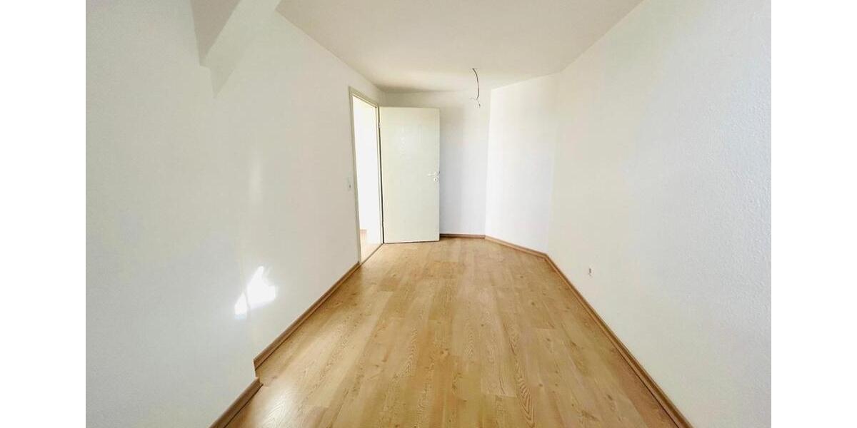 Dachgeschoßwohnung Chemnitz Altendorf - 2 Zimmer, 41 m&sup2;, 225&euro; | Angebot:26673504