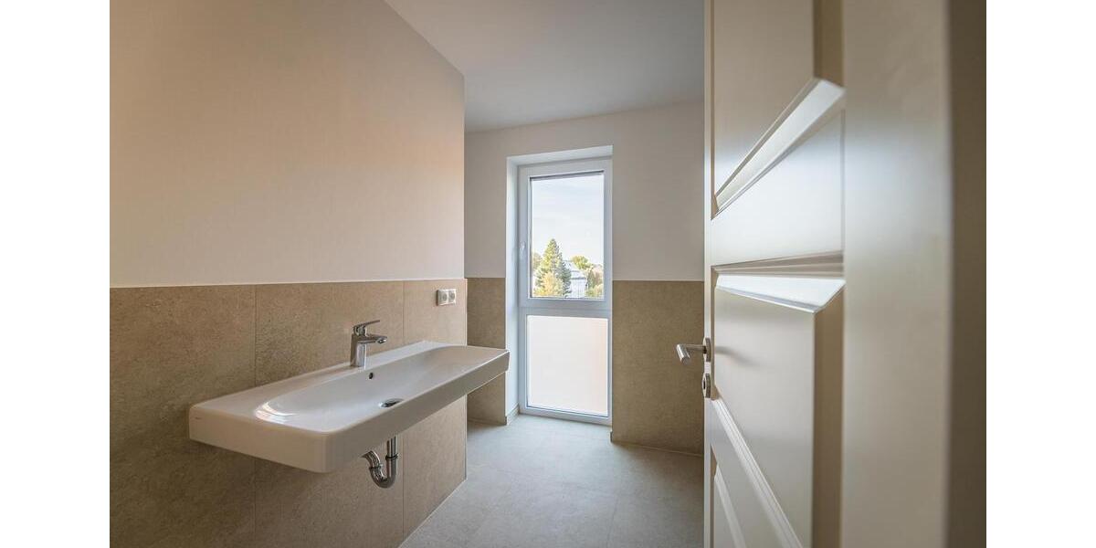 Etagenwohnung Stollberg (Erzgebirge) - 5 Zimmer, 120 m&sup2;, 688&euro; | Angebot:25803443
