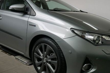Toyota Auris 71.596 km 12.490 &euro; Chemnitz 09114