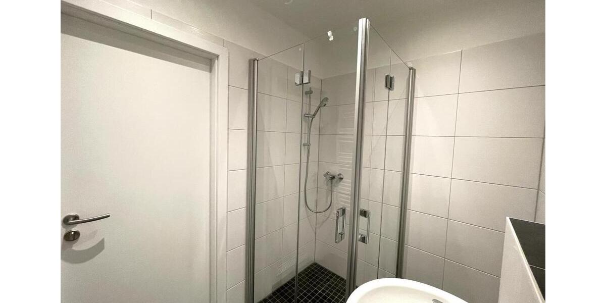 Moderne 2,5-Raumwohnung mit ebenerdiger Dusche und großer Küche zimmer