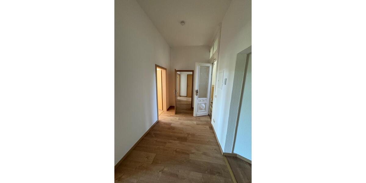 Etagenwohnung Waldheim - 5 Zimmer, 120 m&sup2;, 650&euro; | Angebot:26299942