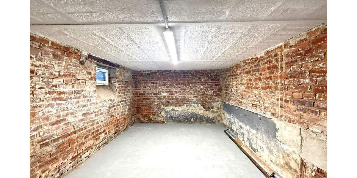 Erstbezug nach Ausbau: Stilvolle, möblierte Doppelhaushälfte mit Kamin, Garten & Carport in Chemnitz 4 zimmer