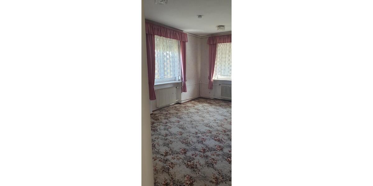 Einfamilienhaus Glauchau - 5 Zimmer, 140 m&sup2;, 180.000&euro; | Angebot:26061615