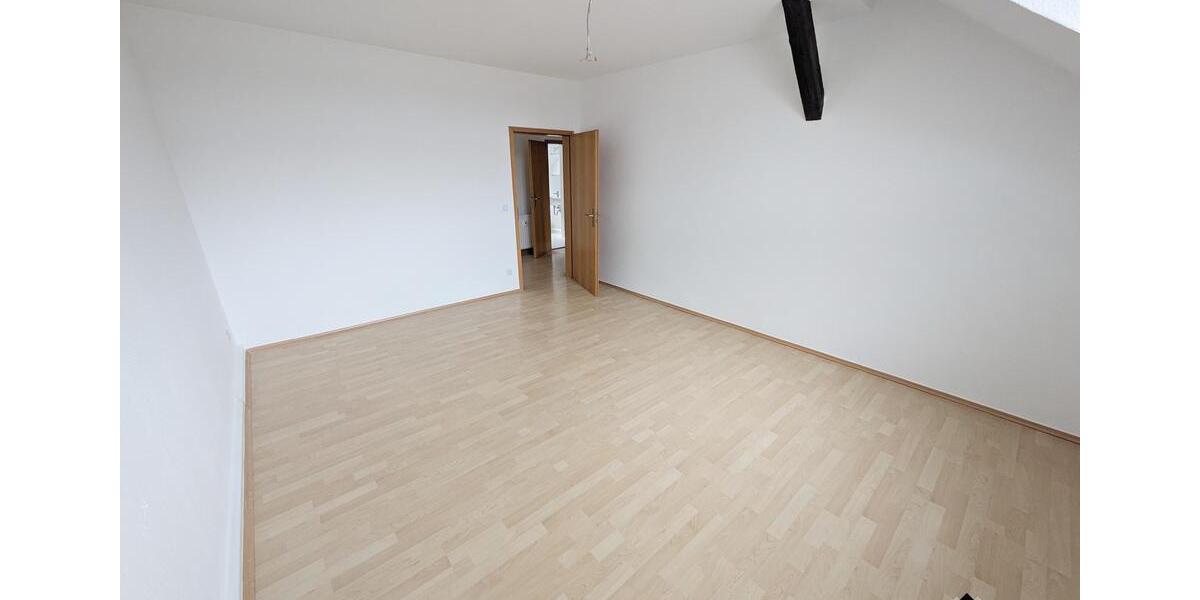 Dachgeschoßwohnung Chemnitz Kapellenberg - 2 Zimmer, 60 m&sup2;, 300&euro; | Angebot:26321567