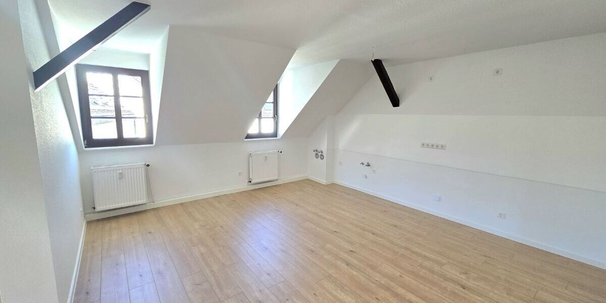 Viel Platz unterm Dach: 5‑Zimmer-Wohnung mit Sichtbalken & Tageslichtbad! - Etagenwohnung Chemnitz Gablenz | Angebot:26674854