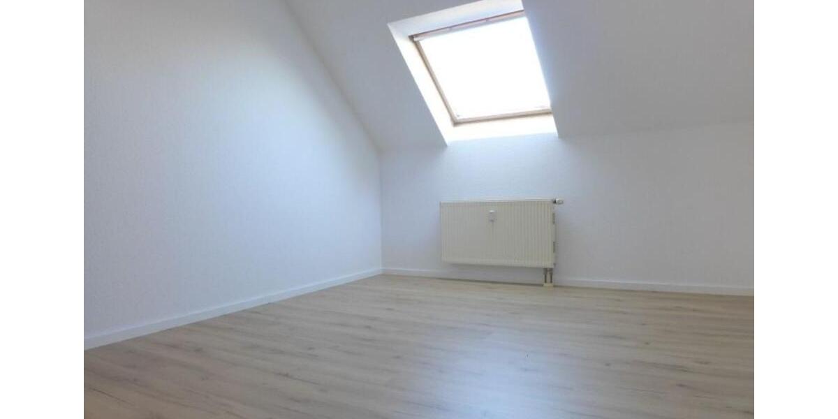 Dachgeschoßwohnung Chemnitz Bernsdorf - 3 Zimmer, 67 m&sup2;, 69.000&euro; | Angebot:25218828