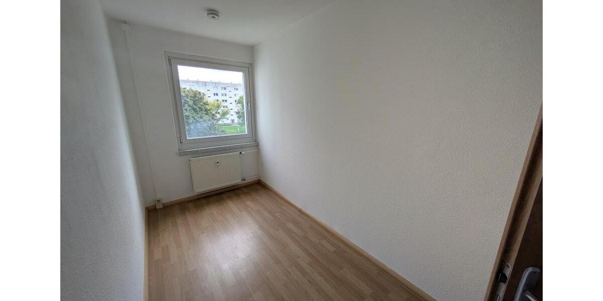 Etagenwohnung Chemnitz Kapellenberg - 4 Zimmer, 70 m&sup2;, 350&euro; | Angebot:26321586