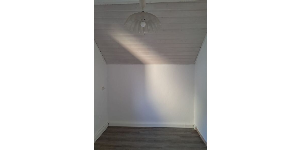 3-RAUMWOHNUNG - ZENTRAL -MITTEN IN WITTGENSDORFChemnitz - Etagenwohnung Chemnitz Wittgensdorf | Angebot:26357993