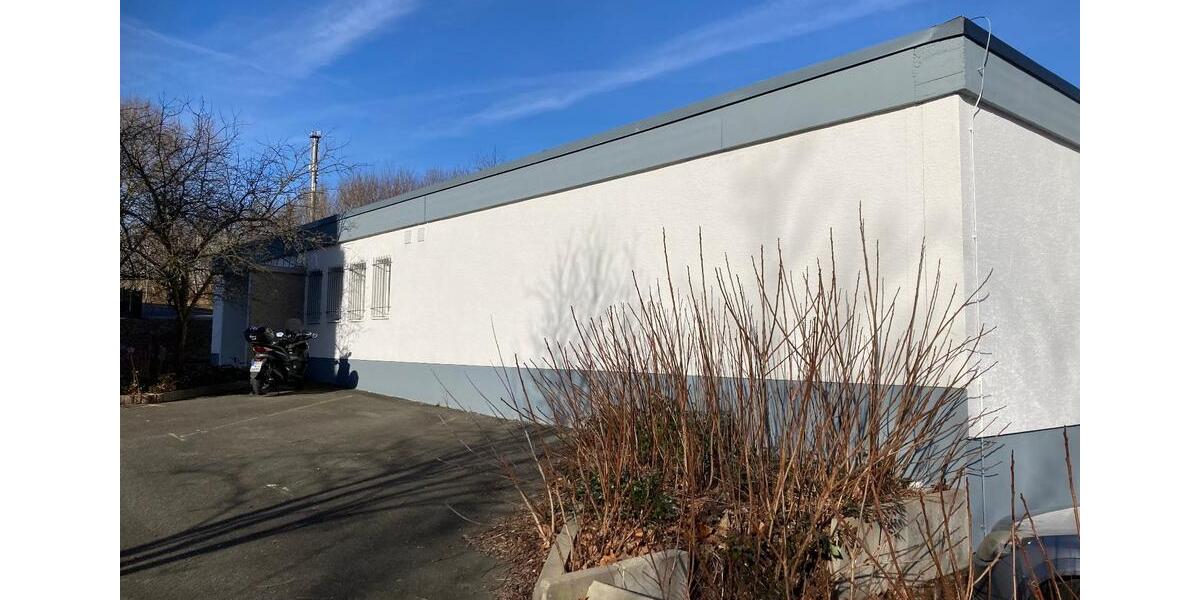 Gewerbehalle mit Büroräumen,zentr. Lage Teil o.Komplettvermietung zimmer