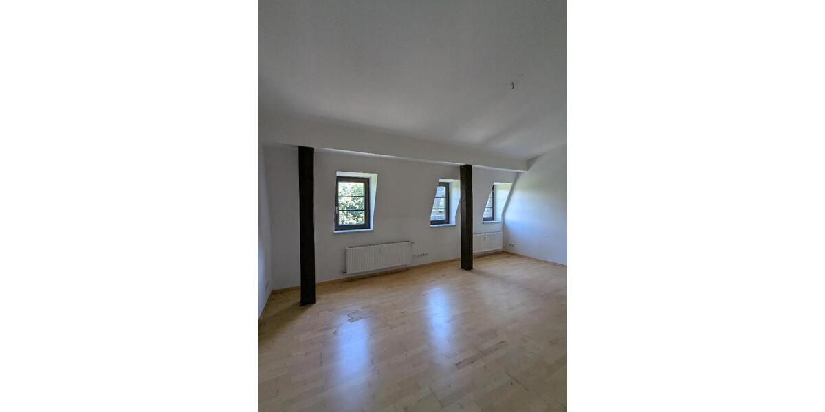 Dachgeschoßwohnung Chemnitz Altendorf - 5 Zimmer, 280 m&sup2;, 1.450&euro; | Angebot:26087623