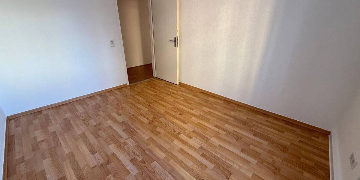 Zimmer Chemnitz Sonnenberg - 3 Zimmer, 70 m&sup2;, 350&euro; | Angebot:26243666
