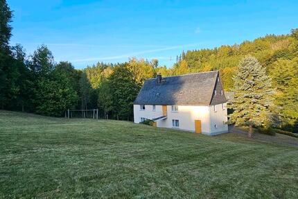 Einfamilienhaus Bauernhaus mit großem Grundstück