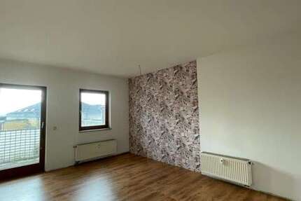 Wohnung zum Kaufen in Hohenstein-Ernstthal 49.000 € 74 m² 3 zimmer