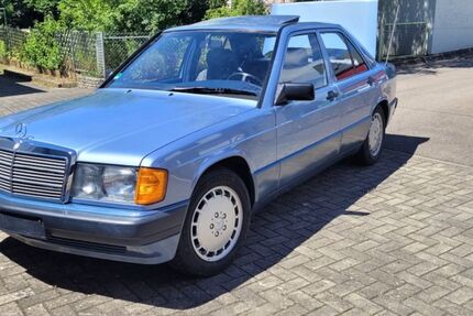 Mercedes-Benz 190 68.000 km 11.900 € Pockau 09509