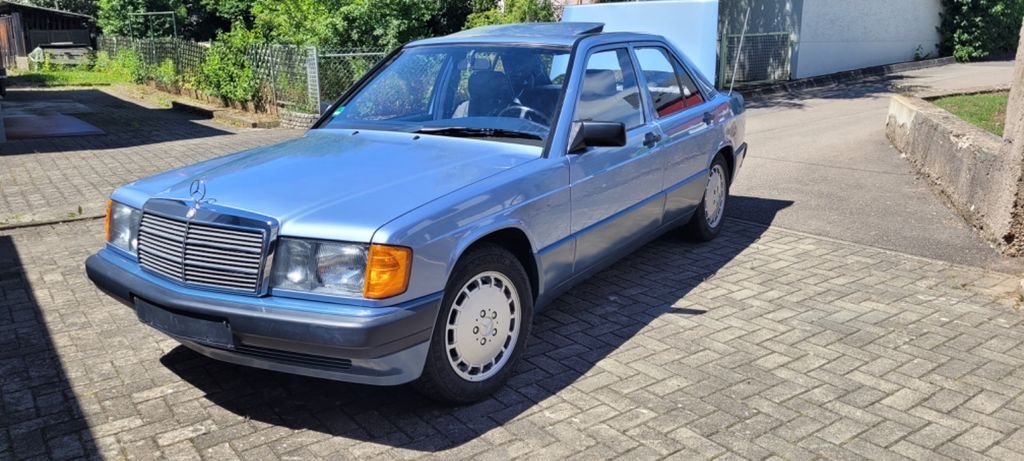 Mercedes-Benz 190 68.000 km 11.900 € Pockau 09509