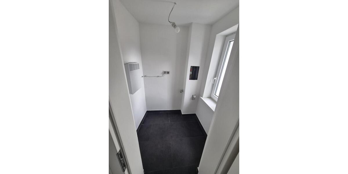 Familienfreundliche 4-Zimmer-Wohnung mit Balkon und offenem Wohnbereich - Etagenwohnung Hainichen | Angebot:27212357