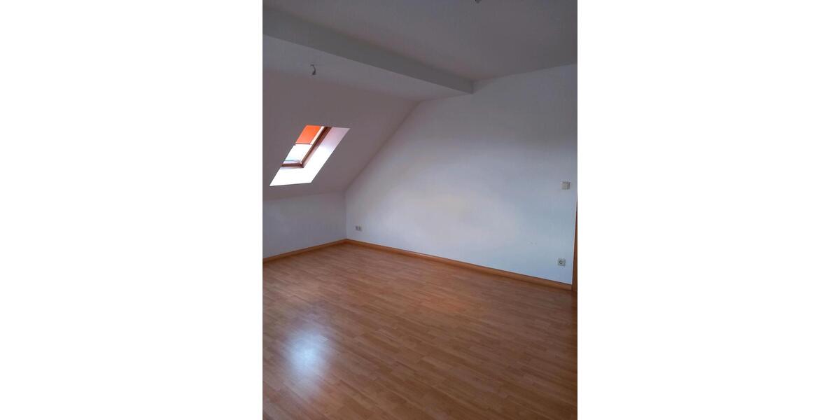Dachgeschoßwohnung Chemnitz Rabenstein - 2 Zimmer, 45 m&sup2;, 270&euro; | Angebot:26523217