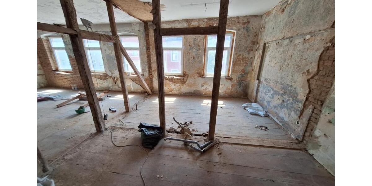 Renovierungsbedürftiges Haus in 09337 Hohenstein-Ernstthal 10 zimmer