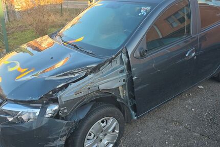 Dacia Sandero 69.150 km 3.990 &euro; Chemnitz 09114