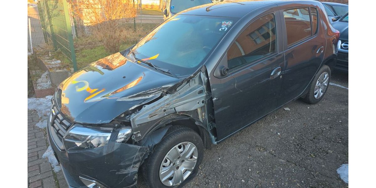 Dacia Sandero 69.150 km 3.990 &euro; Chemnitz 09114