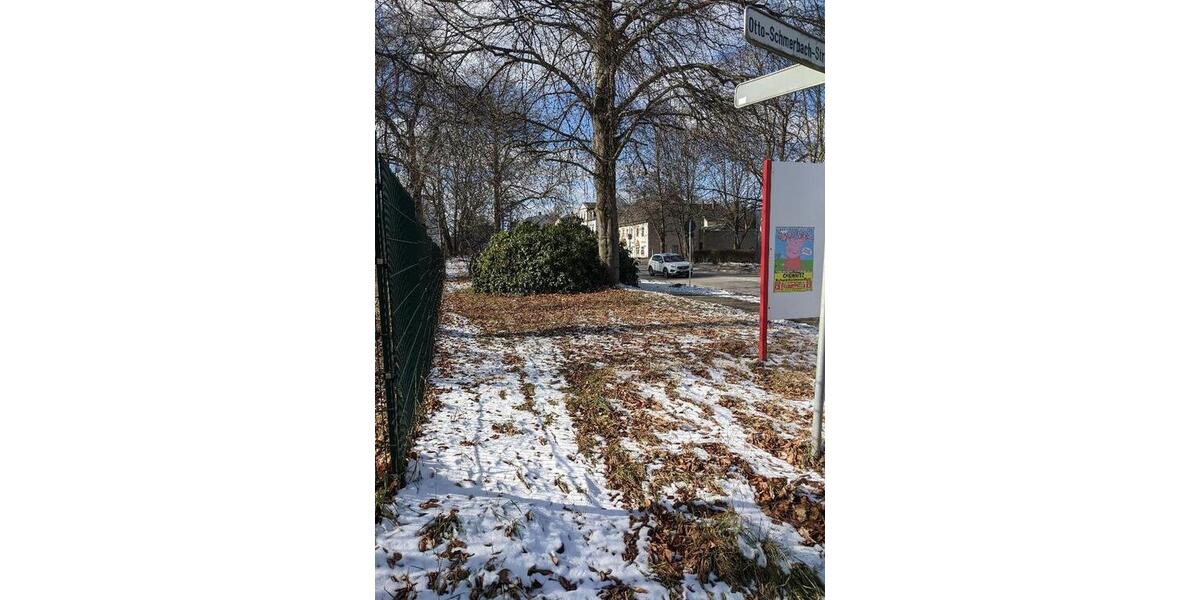 Umzäunte, unbebaute Freifläche in Chemnitz-Siegmar – ideal als Stell- oder Lagerplatz zimmer